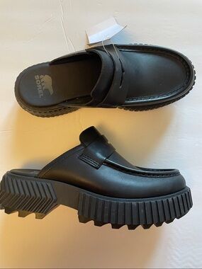 Sorel black leather chunky mules. NWT size 7.